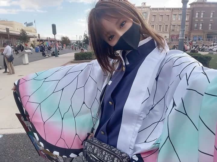 のインスタグラム：「胡蝶しのぶ🦋 髪飾りは売り切れ泣いた〜🥲🥲🥲   #黒宮ちはや #小悪魔ageha #モデル #キャバクラ #キャバ嬢 #ホステス #ラウンジ #水商売 #お酒 #歌舞伎町 #新宿 #六本木 #銀座 #北新地 #ミナミ #渋谷 #すすきの #シャンパン #鬼滅の刃 #胡蝶しのぶ #USJ」