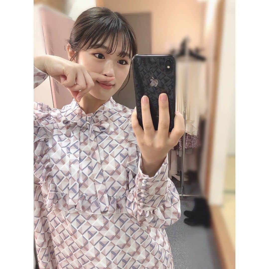 渋谷凪咲さんのインスタグラム写真 - (渋谷凪咲Instagram)「何も誇る事は無いですが、えっへん🥸  そんな本日！  衣装は9時50分〜カンテレさん 🌼『#よ〜いドン！』の時！  🌼14時45分～カンテレさん 『#スローでイージーなルーティーンで』  🌼22時〜フジテレビ系列さん 『#華大さんと千鳥くん』  🌼深夜2時36分～テレビ朝日さん 『#凪咲と芸人マッチング』 ゲストは、#三四郎 #小宮さん 🤓  に出演させて頂きます♡  ぜひどれもこれもご覧頂けますように♪TVerでもぜひみてね！」11月9日 13時34分 - nagisa_nikoniko