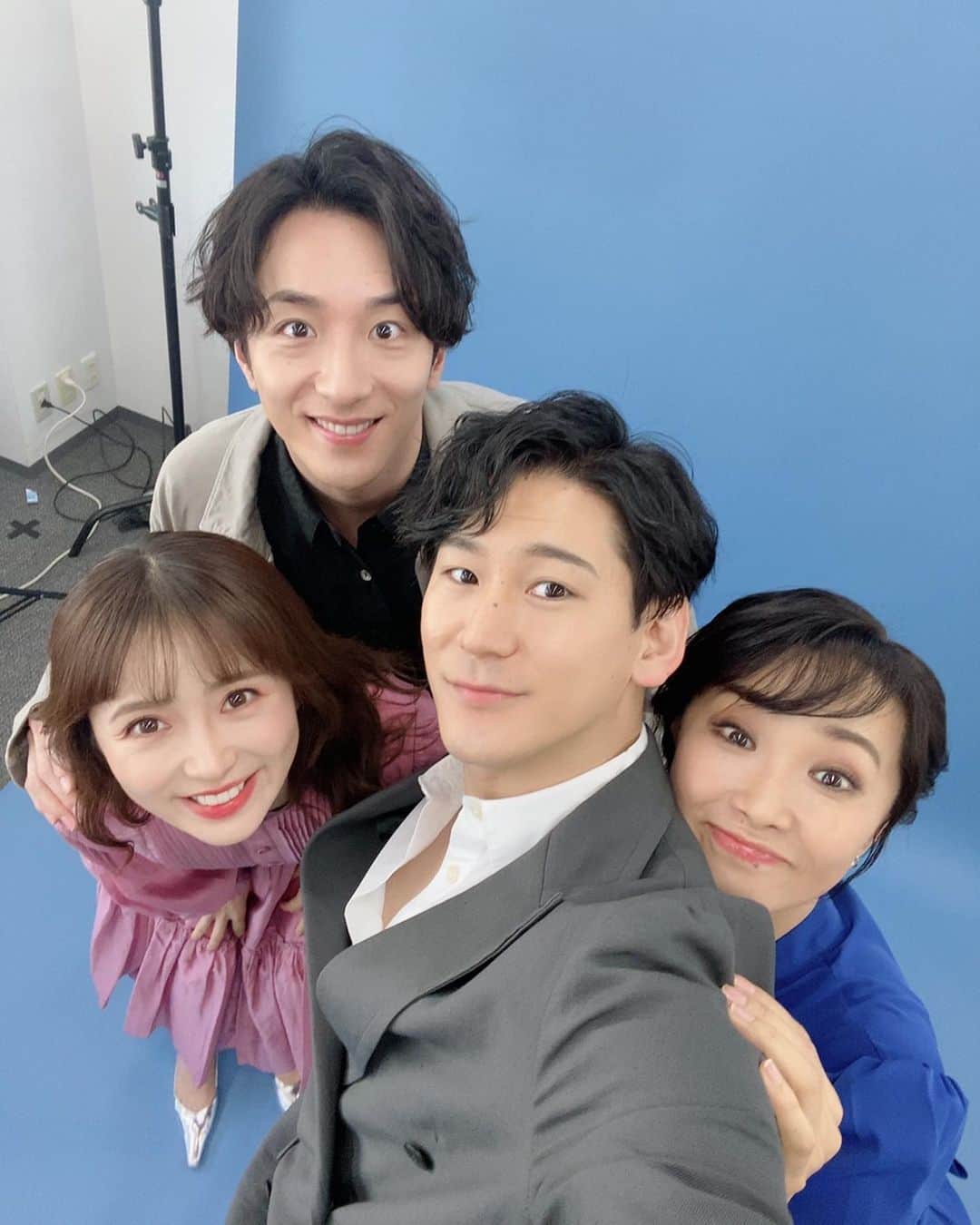 のインスタグラム：「メリーとバート🌂🌈  メリポピ先輩のお3人様。。。 どうぞよろしくお願いします🥺🤲  #メリーポピンズ」