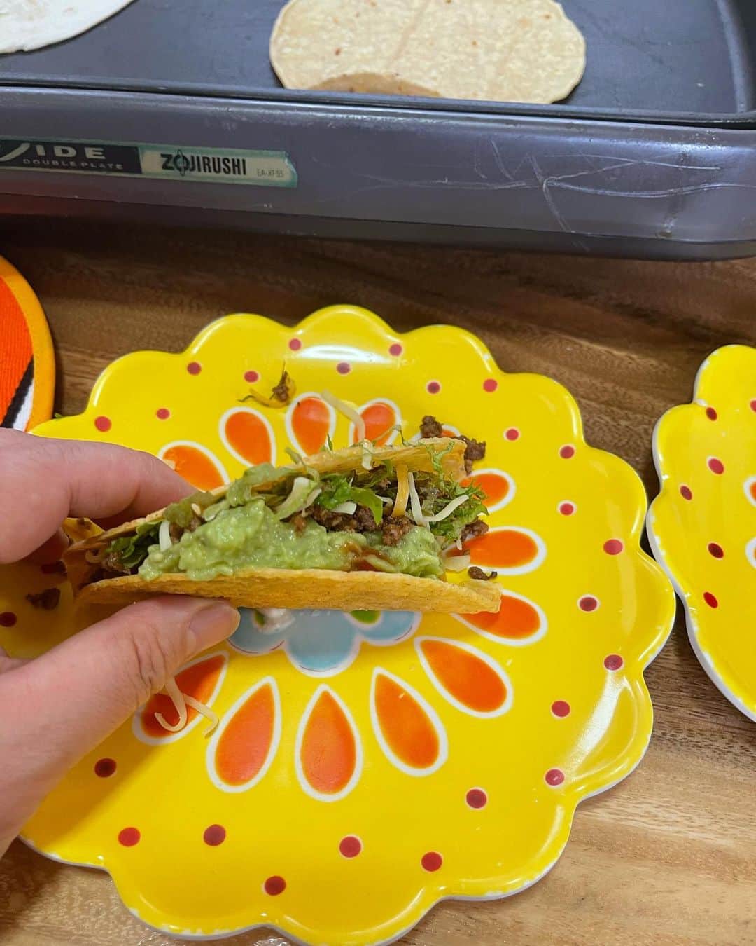 北斗晶さんのインスタグラム写真 - (北斗晶Instagram)「お昼は、本場で習ったタコミートとグワカモレで タコス🌮  🇲🇽メキシコ料理が大好きです❤️❤️❤️ 本場に行って食べたいな〜😀  #メキシコ  #メキシコ料理  #タコス」11月9日 14時46分 - hokutoakira_official