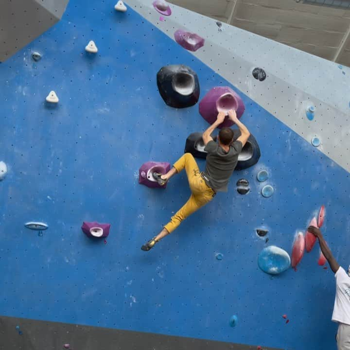 ジェレミー・ボンダーのインスタグラム：「Une petite session à Arkose Massy avec le Man, ça faisait bien longtemps !!! 🔥  #arkose #snapclimbing #lasportiva #ffme #ffmeoccitanie #beal #bethbyarkose #bup」