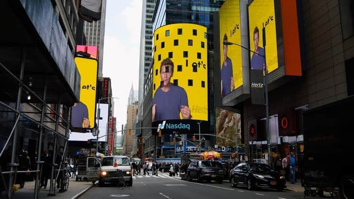 トム・ブレイディのインスタグラム：「To the moooooon… @hertz #IPO #LETSGO」