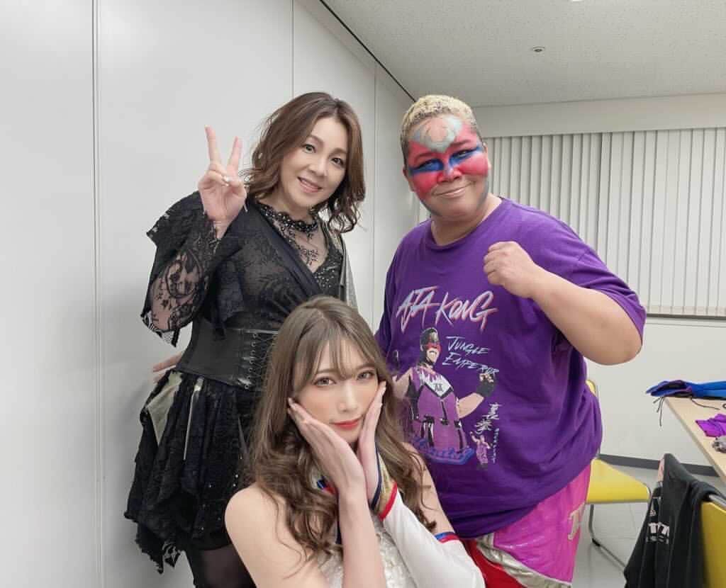 井上貴子のインスタグラム：「今夜22時フジテレビ  華大さんと千鳥くん  トリイソギ」