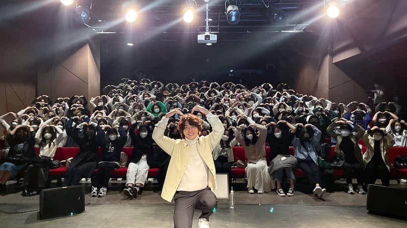 ユン・シユンのインスタグラム：「-  추억을 곱씹으며, 여러분을 만나서 너무 즐거웠습니다   😷 2021년 11월 1일 ~ 30일까지 단계적 일상회복 1단계가 발효되어, 방역지침을 준수하여 팬미팅을 진행하였습니다. 😷」