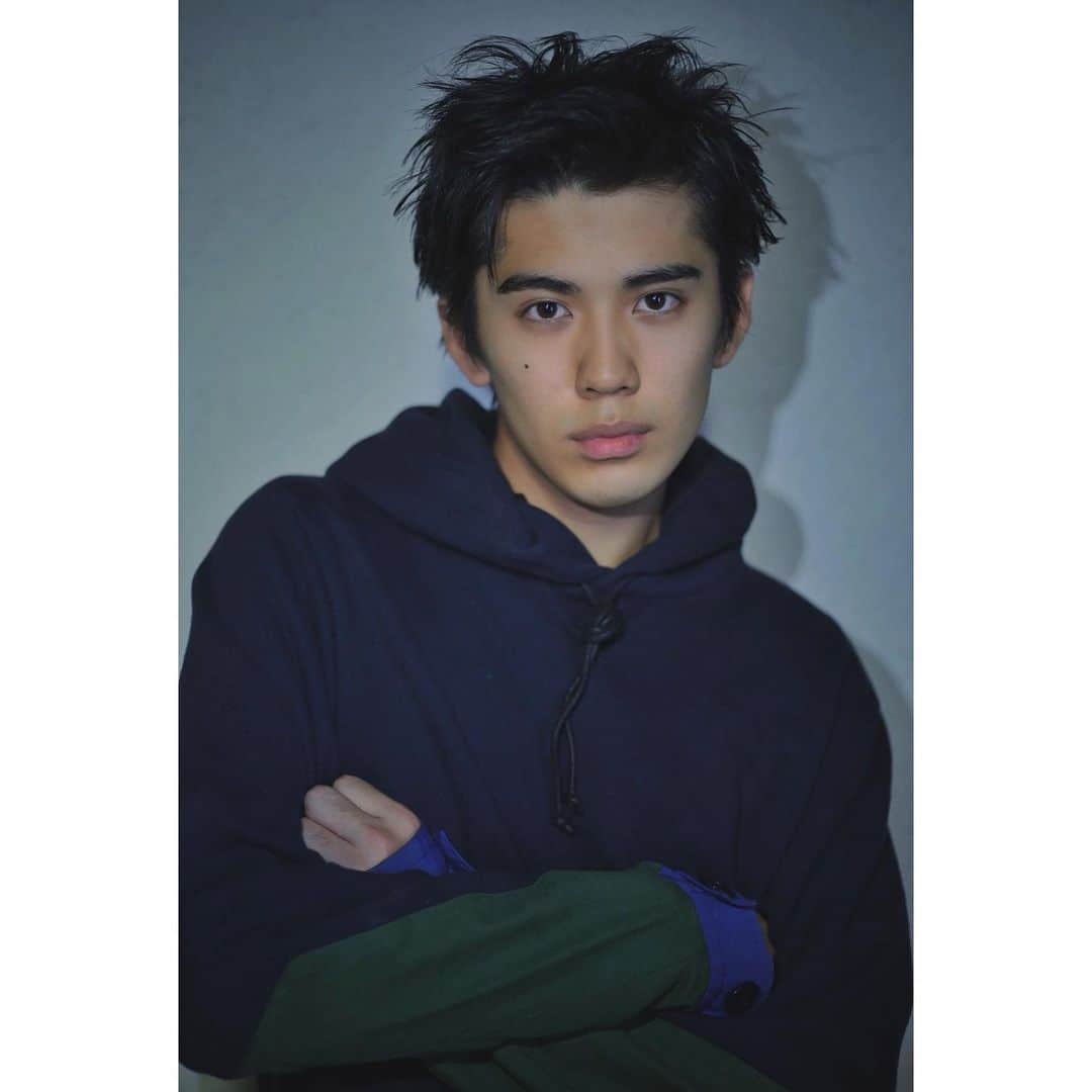 稲井孝太朗のインスタグラム：「12月号発売です  そして髪めっちゃ切りました ノブキヨさんありがとうございます  ぜひ  @mensnonnojp」