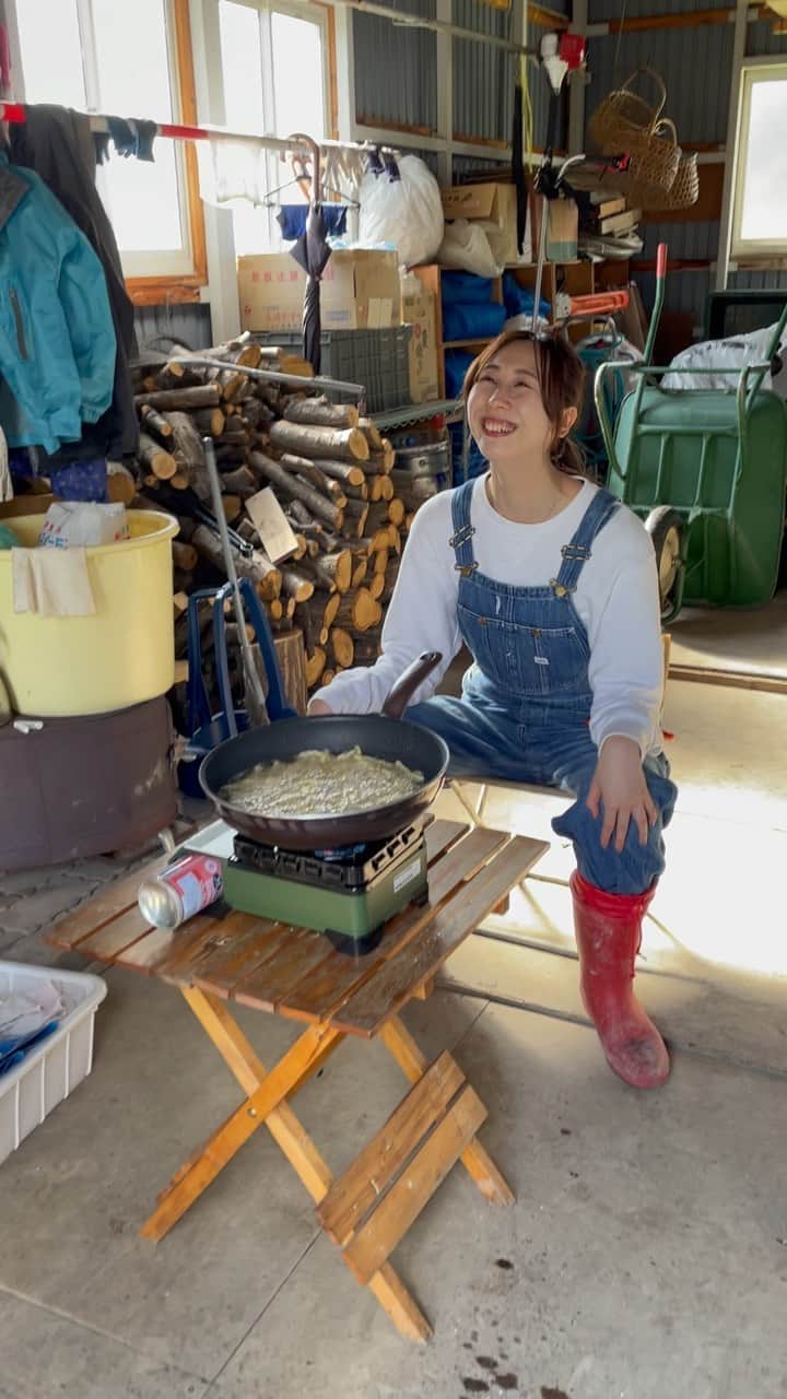 のインスタグラム：「. 🍎RINGOMUSUMEのオフショットシリーズ🍏  産地直送日本最高のイモパーティロケ中、とき婆降臨です💛  #RINGOMUSUME#りんご娘#とき#王林#彩香#ジョナゴールド #産地直送日本最高 #りんご娘劇場」
