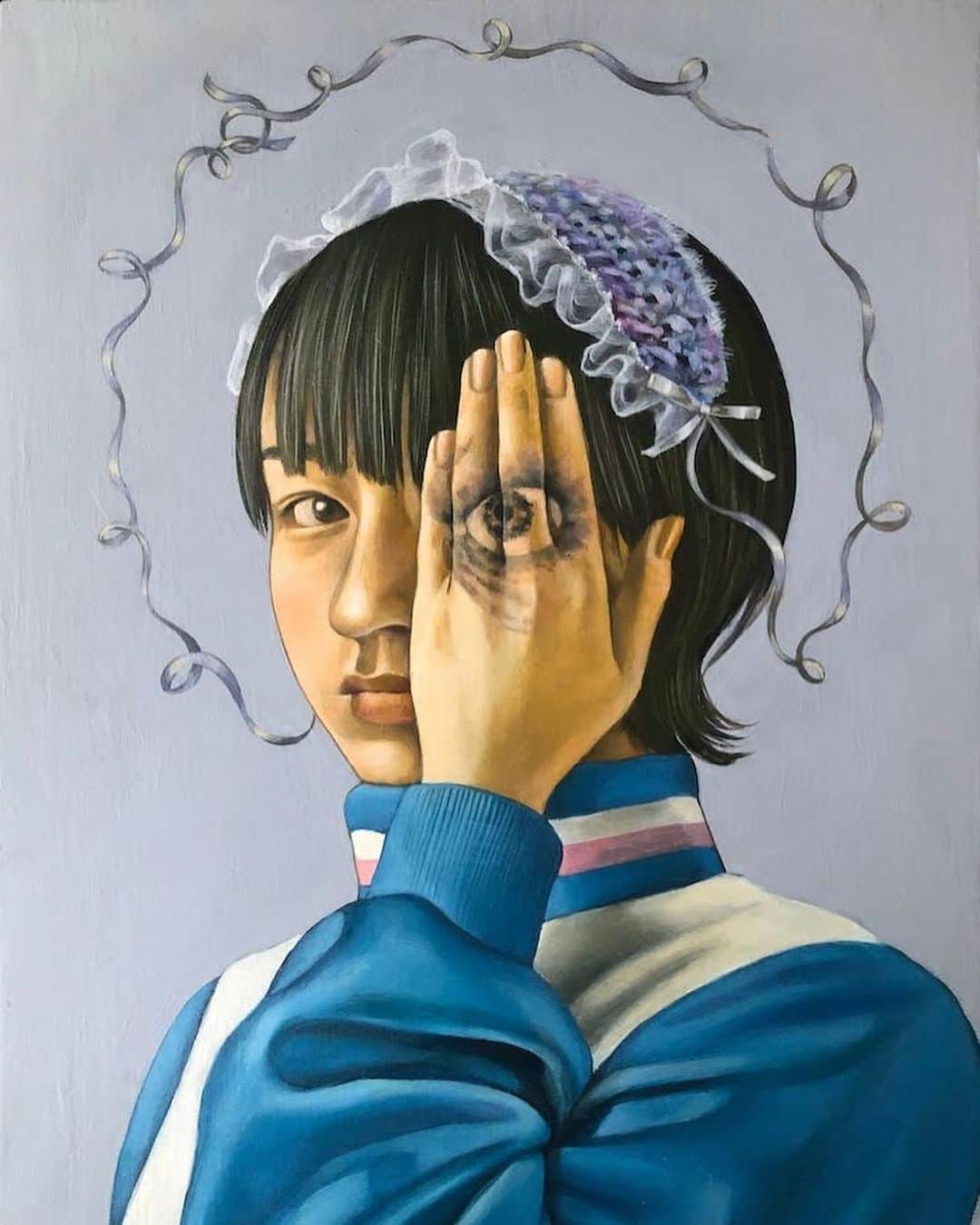 新宅和音さんのインスタグラム写真 - (新宅和音Instagram)「千里眼 Clairvoyant  みうらじろうギャラリー @jiro.miura のグループ展「パンドラの箱 」（12/11〜26）に出品します。  ヘッドドレスは me me idea のものです。スーパー可愛い🤍  #art #artwork #painting #figurativepainting #oilpainting #japaneseart #japaneseartist #japan #portrait #contemporaryart #newcontemporaryart #girl #picoftheday #lowbrowart #popsurrealism #darksurrealism #beautifulbizarre #アート #油彩 #油絵 #女の子 #ヘッドドレス」11月9日 21時02分 - kazune1900