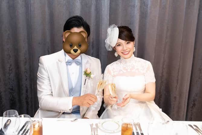 亜実さんのインスタグラム写真 - (亜実Instagram)「💒🤵‍♂️💓👰‍♀️💒 . #amiswedding20191109  . 🇯🇵挙式を執り行ってから丸2年が経ちました🥰何年経っても素敵な思い出💓さてさて…この時の体型にはいつ戻れるのかな😂 🇹🇼辦完婚禮滿2年了🥰不管過了幾年，真的是美好的回憶💓話說⋯不知道何時能回到這時候的身材呢😂 . 💒 @iseyama_hills . . #プレ花嫁 #プレ花嫁準備 #卒花嫁 #卒花嫁レポ #伊勢山ヒルズ #伊勢山ヒルズ挙式 #セントグレース大聖堂 #セントグレース #横浜 #yokohama #橫濱 #日本 #japan #ウェディングドレス #ウェディングヘア #ウェディングフォト #大聖堂 #花嫁ヘア #婚紗 #結婚式 #wedding #weddingdress #weddingparty #婚禮 #新娘造型 #まとめ髪 #カラードレス #お色直し #お色直しドレス . . 🇯🇵体型(ta i ke i) スタイル(su ta i ru) 🇹🇼身材(ㄕㄣ ㄘㄞˊ)(shen1 cai2)」11月9日 21時05分 - amimi_taiwan