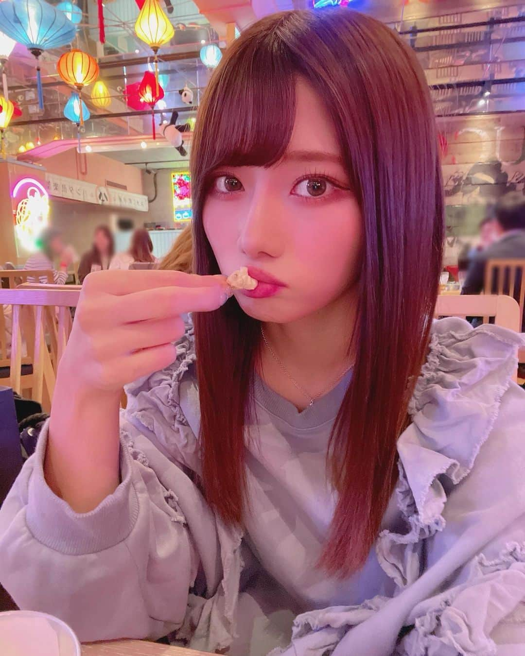 菖蒲まりんさんのインスタグラム写真 - (菖蒲まりんInstagram)「✧  . ⁡ ⁡料理も雰囲気も美味しかった🍣(美味しかった)  . ⁡ #菖蒲まりん #NMB48#梅田#梅田ネオン横丁 #ネオン #ポップコーン #ほおばりすぎ  #🍿 ✧」11月9日 21時50分 - marin_nonfic