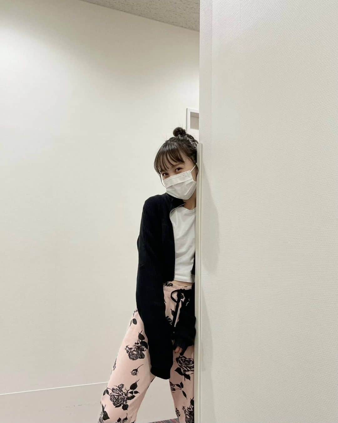 百田夏菜子さんのインスタグラム写真 - (百田夏菜子Instagram)「🌹」11月9日 22時50分 - kanakomomota_official