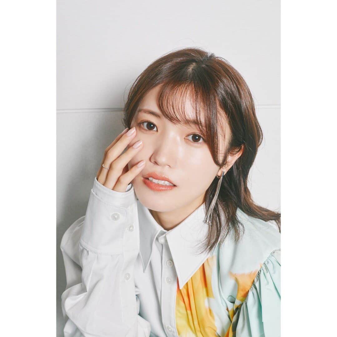 美山加恋のインスタグラム：「バースデーイベントの一般会場チケットの販売を開始しました！🎊 若干枚数の販売です！  【一般会場チケット】 c-ticket@toos.co.jp  こちらのメールアドレスに ・12/12 美山加恋バースデーイベント ・お名前 ・枚数 をご記入してください。  オンライン配信もございますので詳しくはこちらをご覧ください！ https://sp.arena.artist-site.jp/feature/?fid=eb1a6e173c622119ef37599278a62752  photo by @mochidakaoru 衣裳: @vivianostudio」