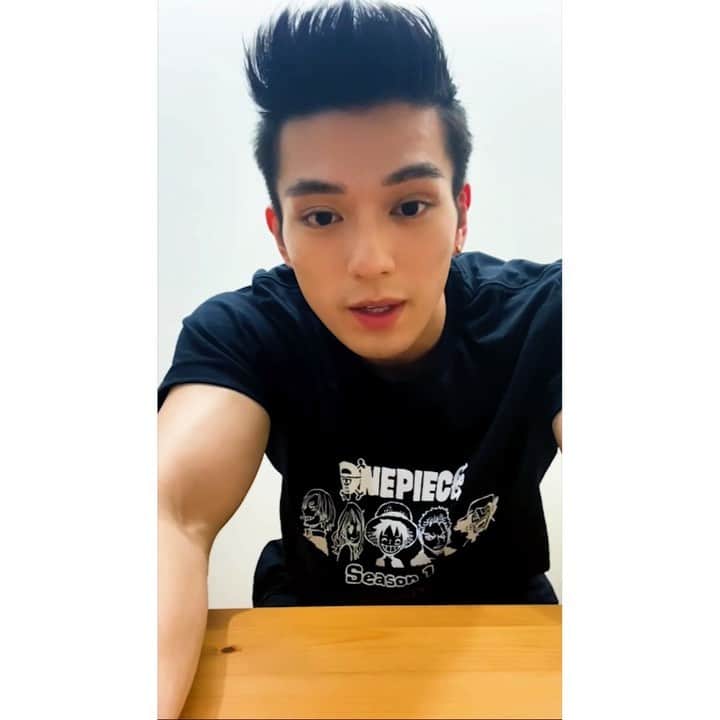 新田真剣佑のインスタグラム：「Hope you’ll enjoy the series as much as I will playing Zoro.  ☠️ #OnePiece #Netflix」