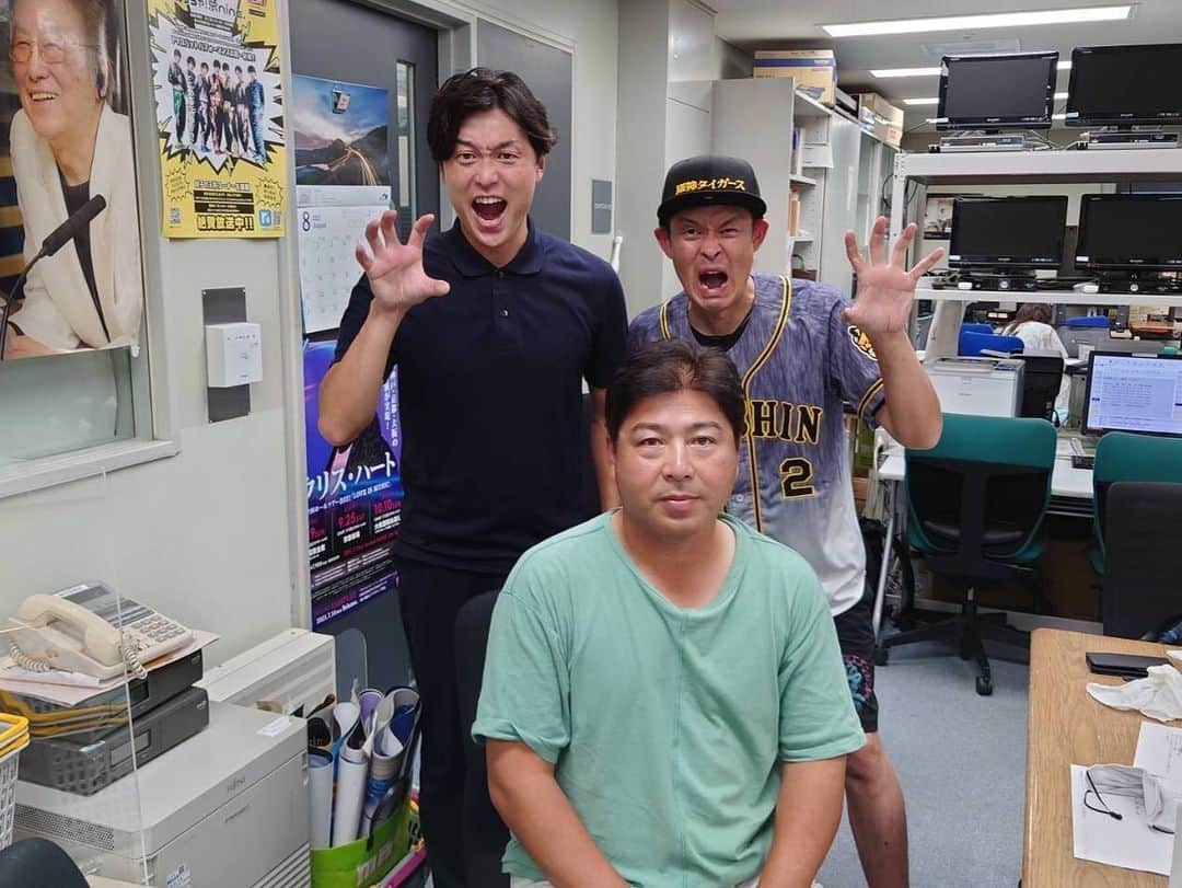 山田スタジアムさんのインスタグラム写真 - (山田スタジアムInstagram)「MBSベースボールパーク番外編！  #毎日放送ラジオ #mbs #八木裕 #真中満 #金山泉アナウンサー #ベースボールパーク番外編 #代打の神様 #サイコー #阪神タイガース #ヤクルトスワローズ」11月10日 8時14分 - yamadastadium