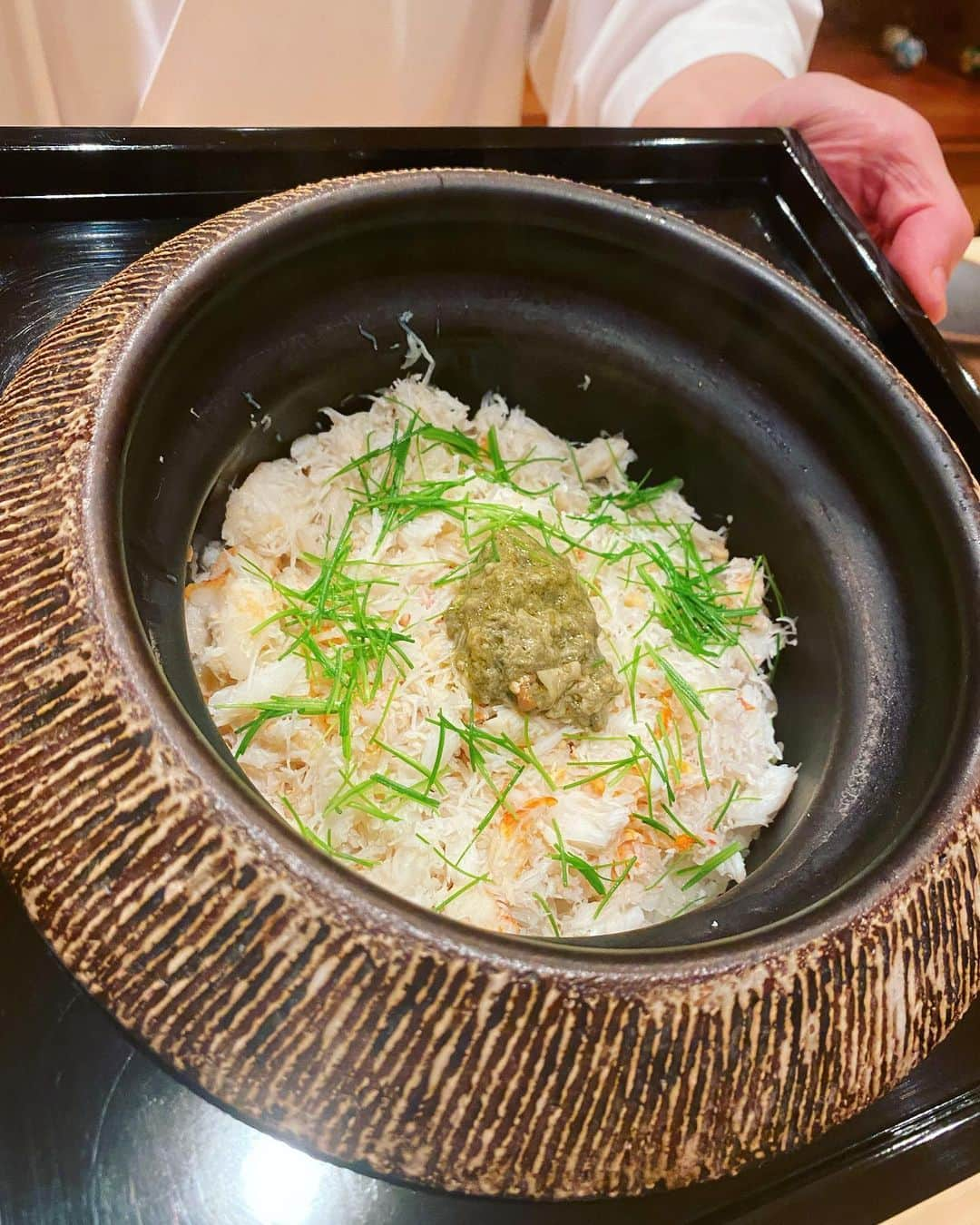 ririさんのインスタグラム写真 - (ririInstagram)「寒ーい時期の醍醐味🤤 ご飯が美味しく🥲❄️ みて下さい😹 この大きさっ🙇‍♀️🙇‍♀️🙇‍♀️ 🦀蟹🦀蟹🦀蟹🦀❗️❗️❗️ @akasaka_yoetsu さんにて 食べ尽くしました🤤 しぴたんとずっと美味しいやばい、を連発してたね🤣🦀 幸せすぎてご飯おかわりした😤笑  会員制のお店ですが LINE@登録すると 予約できますので ぜひご堪能くださいませー🤤  ストーリーにものせたので みてね😘✌️  #love #happy #yummy #dinner #蟹」11月10日 19時20分 - riri.ribon