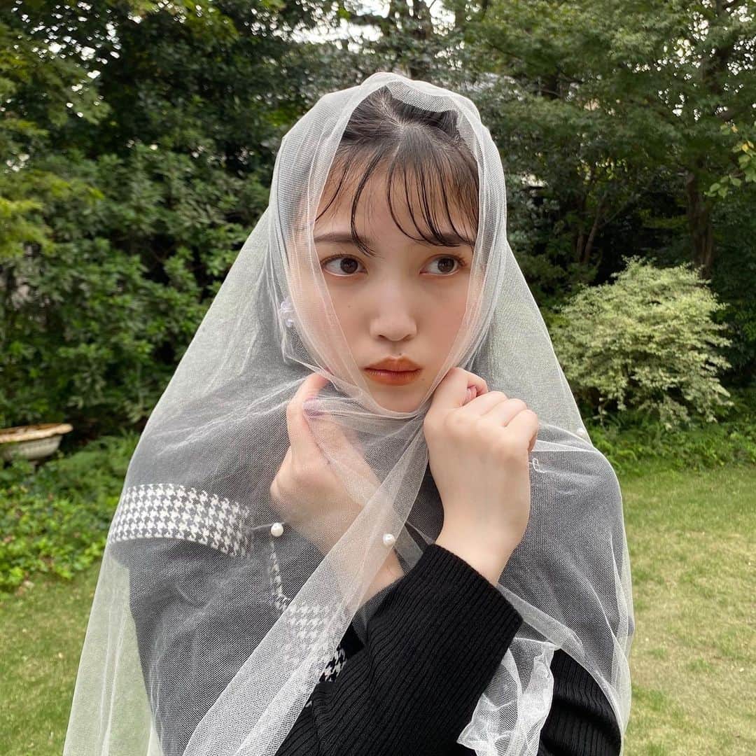 久保史緒里ファンアカウントのインスタグラム：「オフショット史緒里さん #乃木坂46 #久保史緒里 #久保ちゃん #毎日久保史緒里 #久保ちゃん白すぎ可愛すぎ  #久保史緒里さんしか #毎日がkuboshioriday」