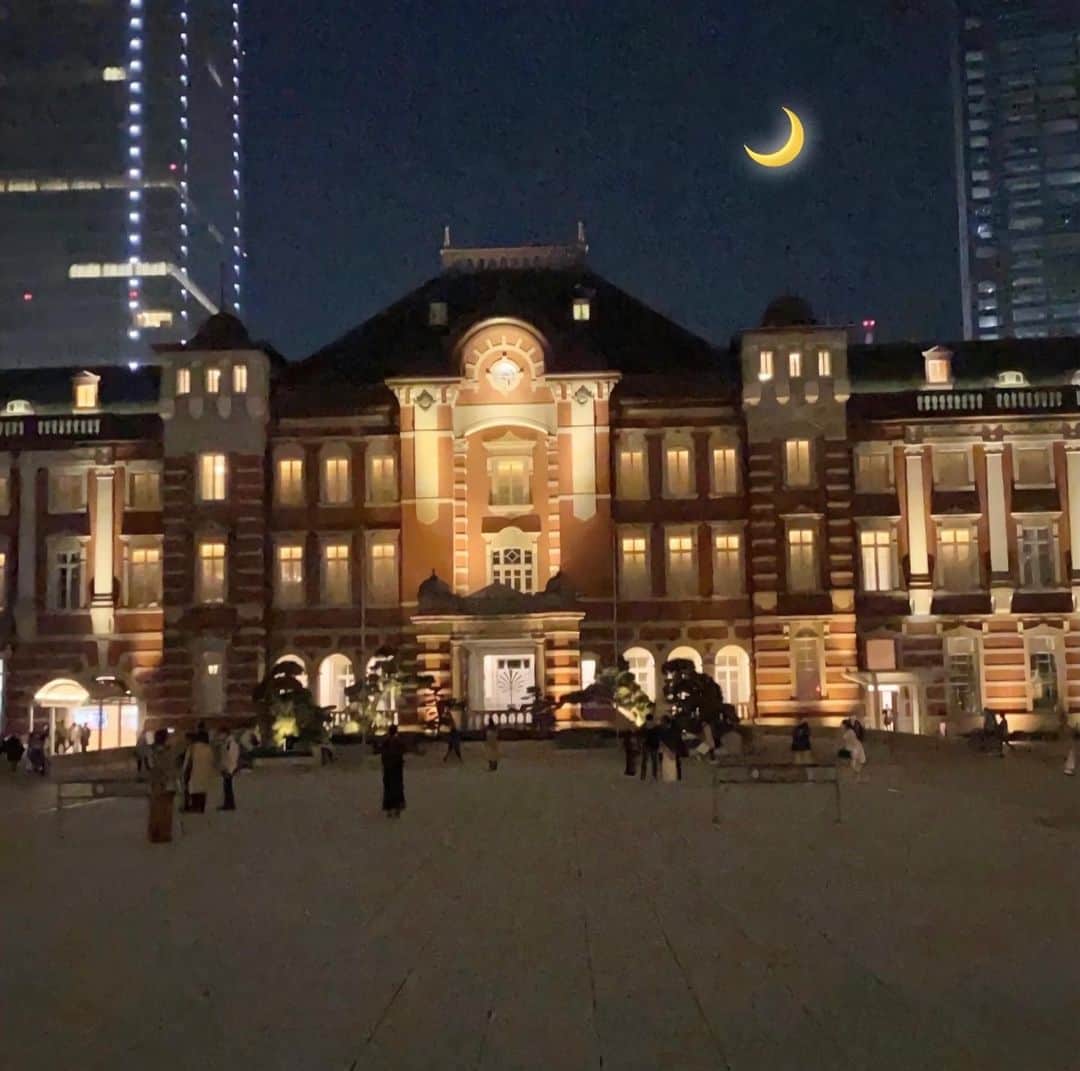組橋星奈さんのインスタグラム写真 - (組橋星奈Instagram)「・ ・ ・ ・ 東京駅の正面、実はこの間初めて見た！！ ・ 東京駅利用してるけど、なかなか見る機会なかったので、拝んだ🤦🏻 ・ ・ ・ ・  #組橋星奈  # ニコラ  #nicola  #ニコモ」11月10日 19時53分 - sena_kumihashi0716