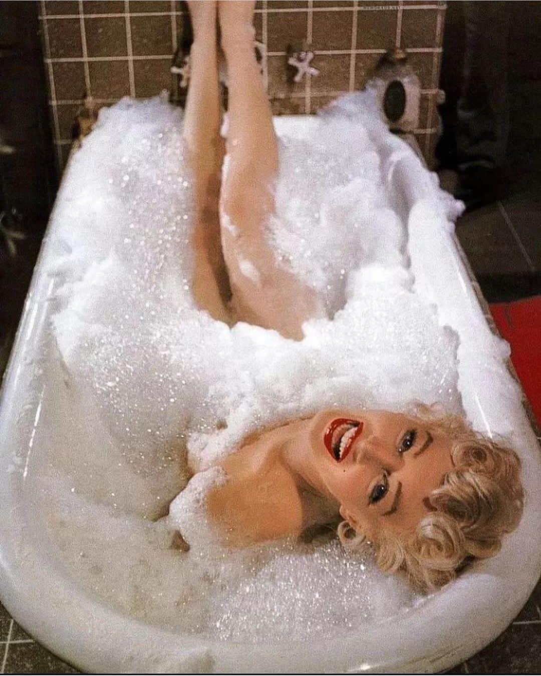 マリリン・モンローのインスタグラム：「One of my fave pics💋 #marilynmonroe」