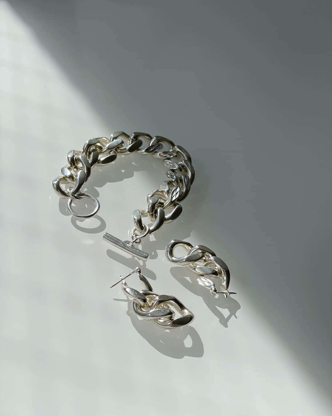 エリーローズさんのインスタグラム写真 - (エリーローズInstagram)「In love with my new KIHEI silver collection ⛓ @eney_jewelry」11月10日 12時38分 - ellirose