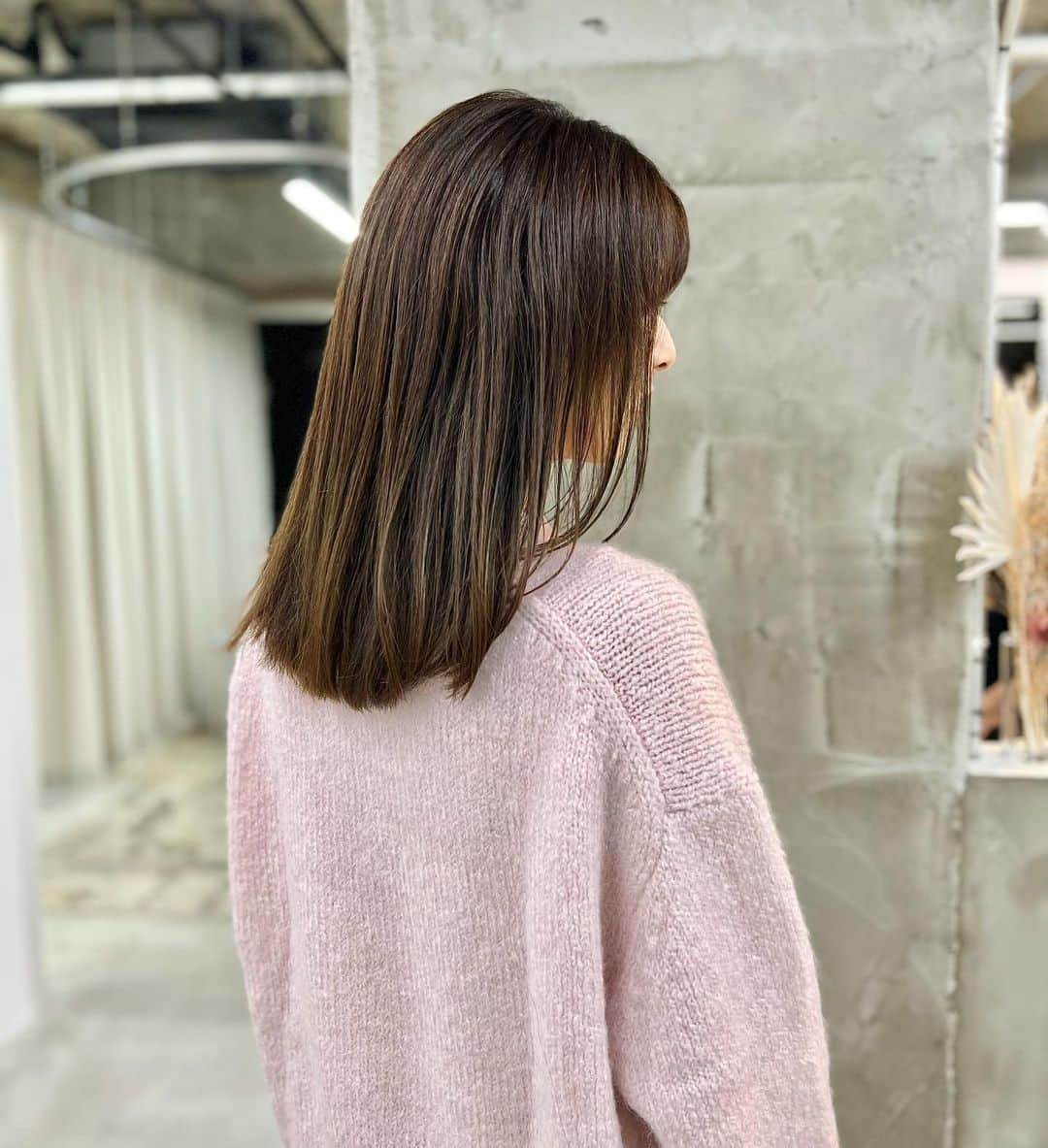 井上麻衣さんのインスタグラム写真 - (井上麻衣Instagram)「時差になりますが、、、 @freera_hair の京都店で 月一メンテ✂︎に行ってきました💕  安定の阿部さん✨ @abe0106  いつもありがとうございます😭🙌  今度は表参道方に行きたいなぁ🥺  . . . . #hair#hairstyle #haircolor  #hairsalon #kyoto #美容室#京都美容室 #ヘアサロン#ヘアカット#ロングヘア #秋冬カラー#秋冬仕様#freera京都 #freera#フリーラ」11月10日 15時02分 - mai_inoue