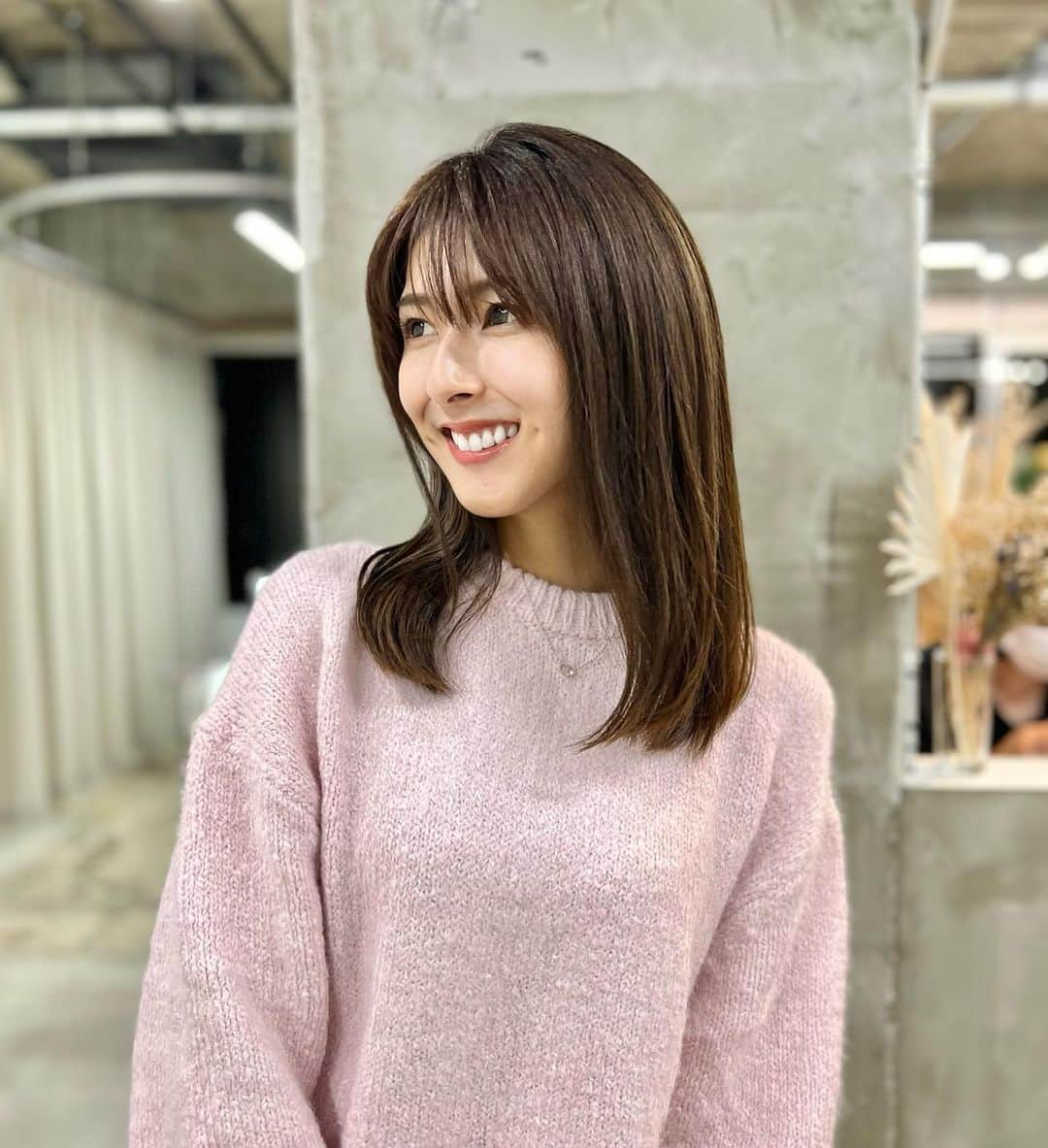 井上麻衣さんのインスタグラム写真 - (井上麻衣Instagram)「時差になりますが、、、 @freera_hair の京都店で 月一メンテ✂︎に行ってきました💕  安定の阿部さん✨ @abe0106  いつもありがとうございます😭🙌  今度は表参道方に行きたいなぁ🥺  . . . . #hair#hairstyle #haircolor  #hairsalon #kyoto #美容室#京都美容室 #ヘアサロン#ヘアカット#ロングヘア #秋冬カラー#秋冬仕様#freera京都 #freera#フリーラ」11月10日 15時02分 - mai_inoue