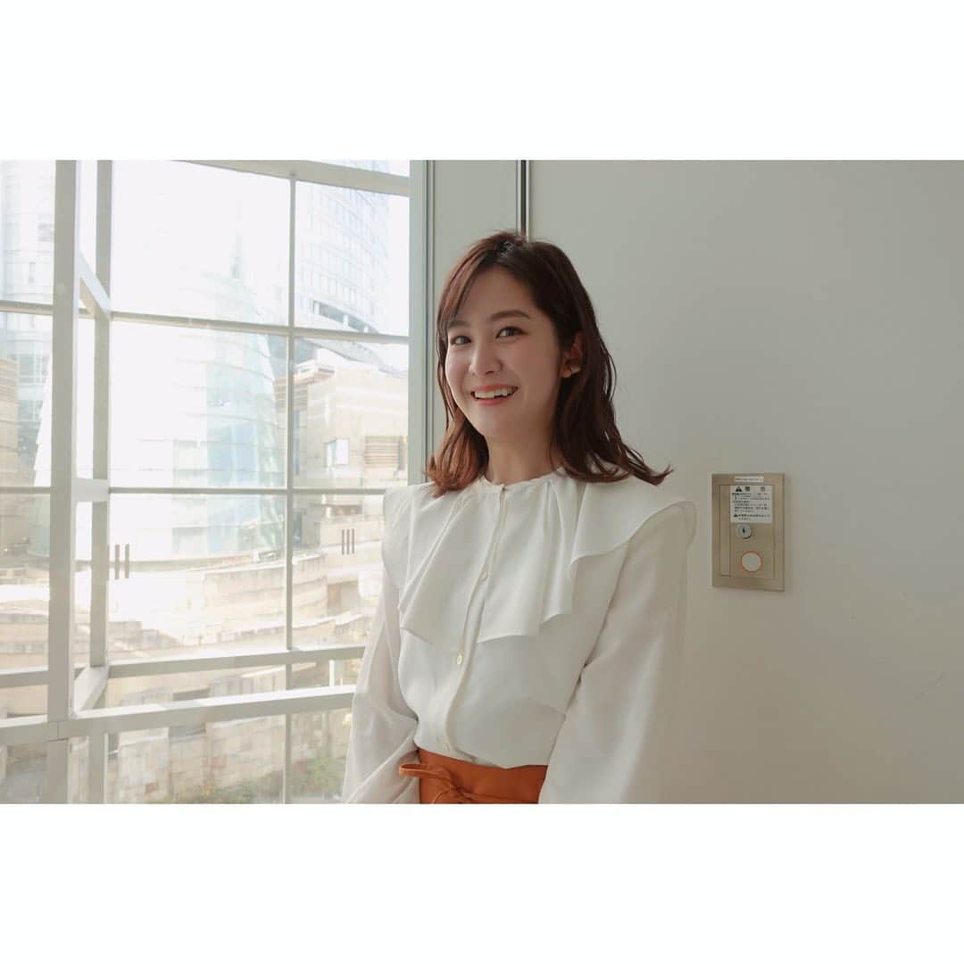 林美桜さんのインスタグラム写真 - (林美桜Instagram)「. 今日は紀さんと一緒のスタジオでした🥰@maya0kino  #ワイドスクランブル  オンエア終わりに📷 . 衣装 水曜日 トップス@_parigot_ スカート@beatrice_fsf イヤーカフ@stellarhollywood」11月10日 18時18分 - miou0hayashi