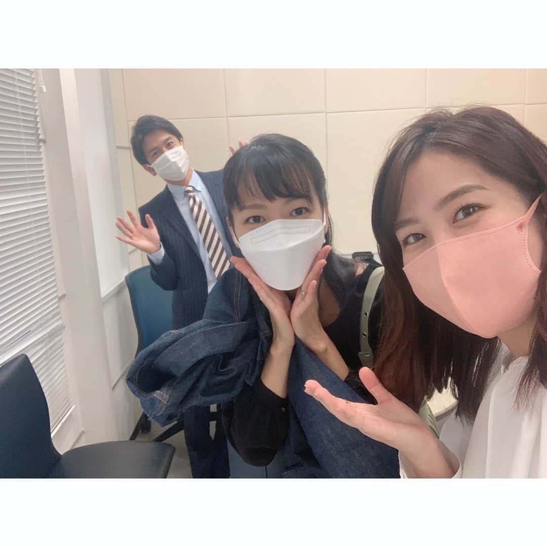 林美桜さんのインスタグラム写真 - (林美桜Instagram)「. 今日は紀さんと一緒のスタジオでした🥰@maya0kino  #ワイドスクランブル  オンエア終わりに📷 . 衣装 水曜日 トップス@_parigot_ スカート@beatrice_fsf イヤーカフ@stellarhollywood」11月10日 18時18分 - miou0hayashi