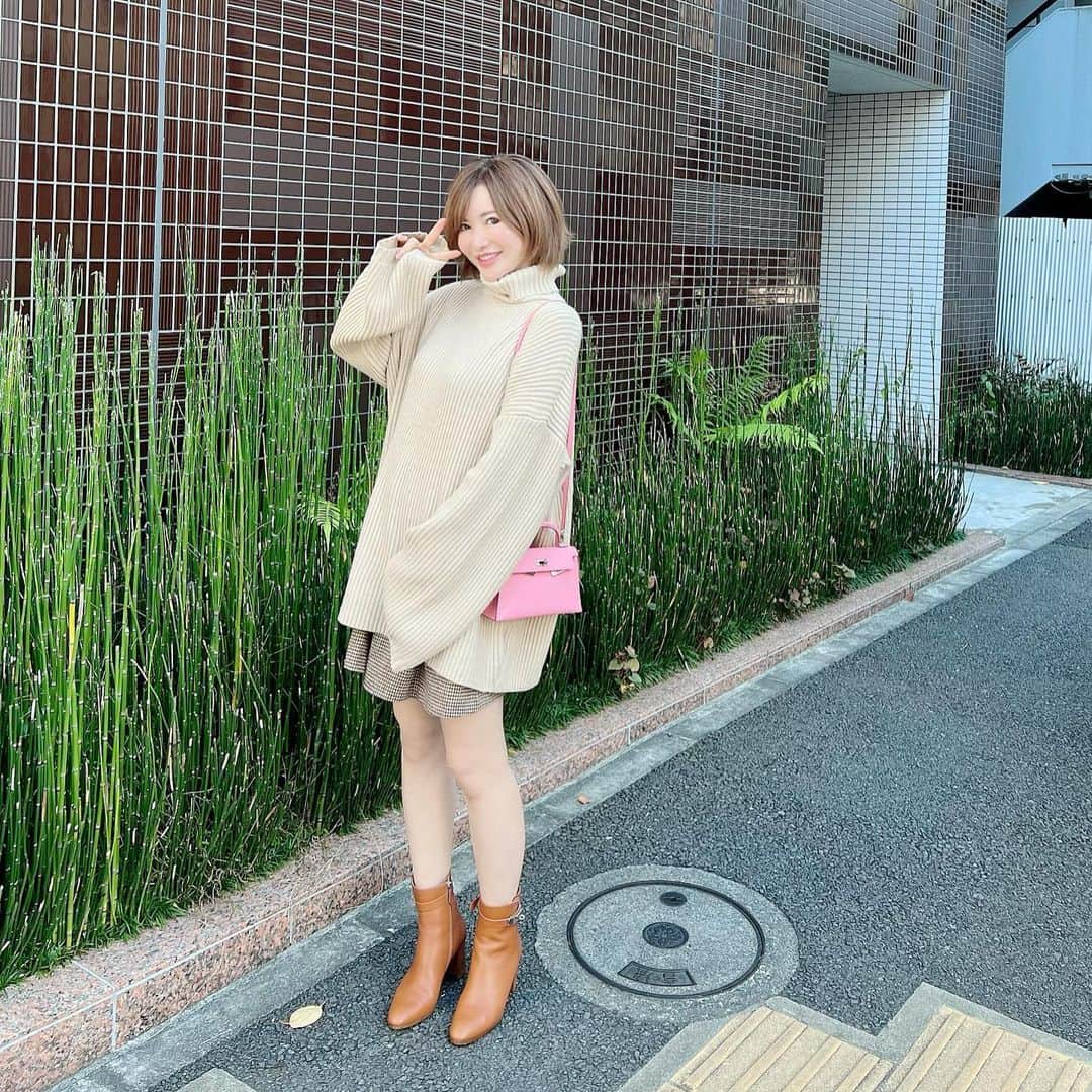 里美ゆりあのインスタグラム：「今日のlunchは天ぷらでした😊  お昼はスッピンでお出かけです笑  #天ぷら #lunch #里美ゆりあ #ぷくぷく」