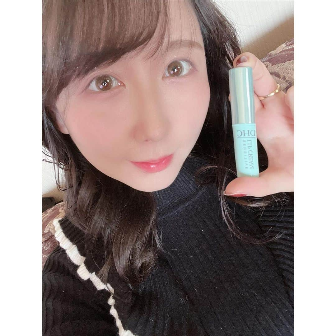 倉咲奈央さんのインスタグラム写真 - (倉咲奈央Instagram)「DHCの薬用リップから敏感肌用のリップが出たよん🍑  💄薬用リップをベースに敏感肌の人でも使えるタイプのリップだよ  💄滑らかな塗り心地！  💄高保湿でしっとり潤います！！  💄ティントリップでかさつく唇のケアになるのでおすすめ！  pr @dhc_official_jp #DHC薬用リップクリームセンシティブ #DHC #リップクリーム #唇だって敏感なの #敏感肌 #保湿 #リップケア #敏感唇」11月10日 18時30分 - naaaaotan