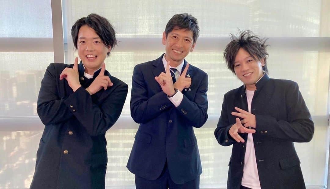 のインスタグラム：「子供の頃から見てた中田浩二さんと共演させていただきました！ サッカー少年だった僕にはたまらないですね😊 こうしてサッカーの経験もあり まだまだ会いしたいレジェンドたくさんいるので楽しみです✨ ありがとうございました⚽️ しかしイケメンだなー🎉  #中田浩二 さん #サッカーアース #鹿島アントラーズ #帝京高校 #選手権雪の決勝 #シュウペイポーズ」