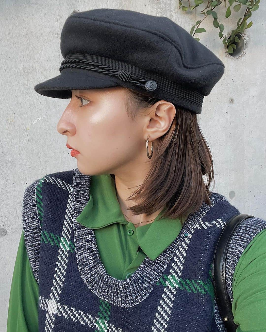 Julia Castroさんのインスタグラム写真 - (Julia CastroInstagram)「NAVY×GREEN🦖 秋冬はチェック柄に目が行きがち...👀 . #autumn #fall #fallfashion  #fallstyle #winter #ootd #outfit #outfitoftheday  #秋服 #冬服 #秋ファッション #秋コーデ #キャスケット #julifashion」11月10日 21時27分 - julia.c.0209