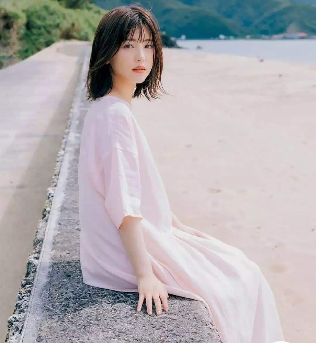 浜辺美波さんのインスタグラム写真 - (浜辺美波Instagram)「今 日 も お つ み ー た ん 👩🏻 朝 晩 は め っ き り 冷 え 込 ん で き ま し た ね 〜 、 暖 か く し て お 過 ご し く だ さ い 💭 ・ ・ ・ #浜辺美波 #はまみぃ #ベーやん #みーたん #みーちゃん #はまべみなみ #minamihamabe #浜辺美波可愛すぎ #浜辺美波好きな人と繋がりたい #l4l #f4f #tokyo #japan #instagramer #instagood #instalike #instapic」11月10日 21時40分 - lgm_naotan