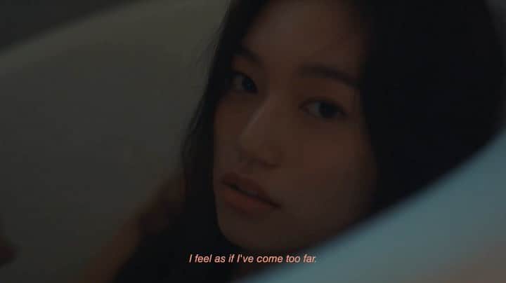 キム・ドヨンのインスタグラム：「Weki Meki 위키미키 - 5th Mini Album 'I AM ME.' Mood Film #KIMDOYEON」
