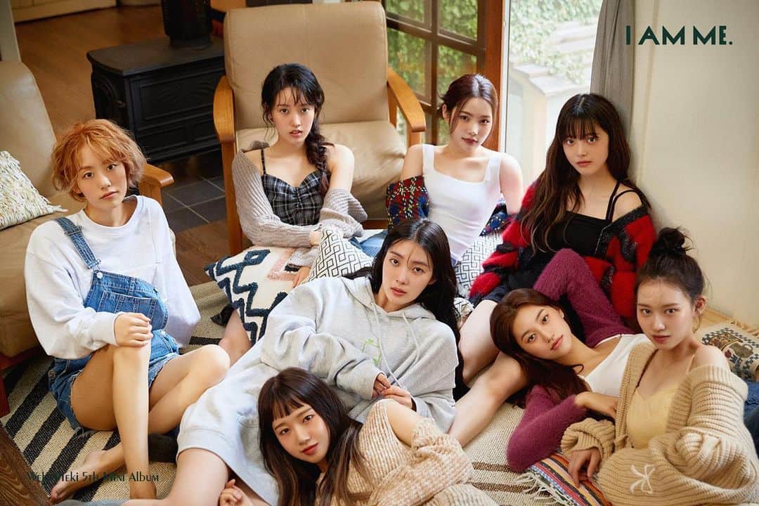 キム・ドヨンのインスタグラム：「[#위키미키] Weki Meki 5th Mini Album <I AM ME.> Concept Photo 📔 - Emotion   2021. 11. 18 6PM (KST) RELEASE #WekiMeki #I_AM_ME」