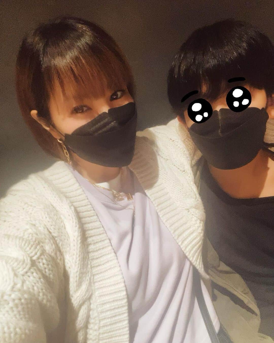 希良梨のインスタグラム：「Dinner 🍽  今日は、元気の無い息子を、 励ましたくて、元気になってほしくて、 息子の保育園時代から通っている、 大好きなお店に連れて行きました！！ 美味しいものを食べれて、良かったね🥺💖  大好きだよ、SKY。 ありがとう。 ママ、頑張るからね🥰🦾💪  #息子 #プログラミング #真剣 #息子は家族が大好きっ子 #dinner  #loveyou」