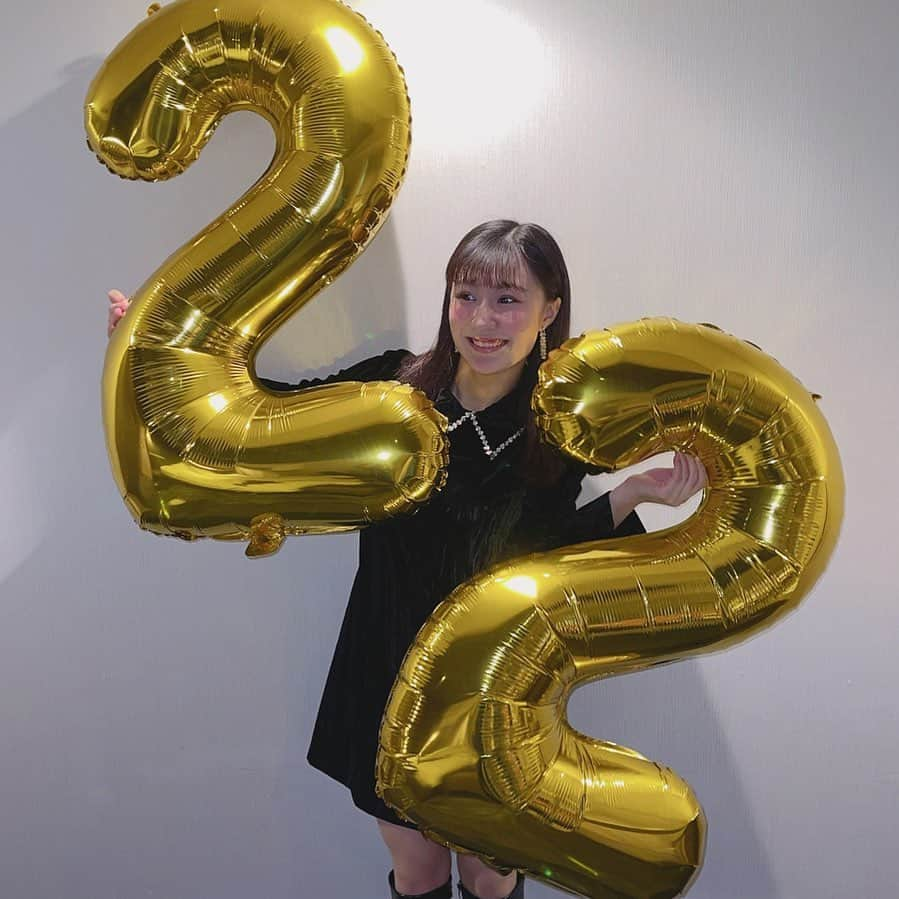 甲田友莉子さんのインスタグラム写真 - (甲田友莉子Instagram)「㊗️22歳です！！🎊 幸せでした！！！！！ ありがとうございます！ これからもどうぞよろしくです︎☺︎  #22ans #anniversaire」11月10日 22時10分 - k_yuririn_k