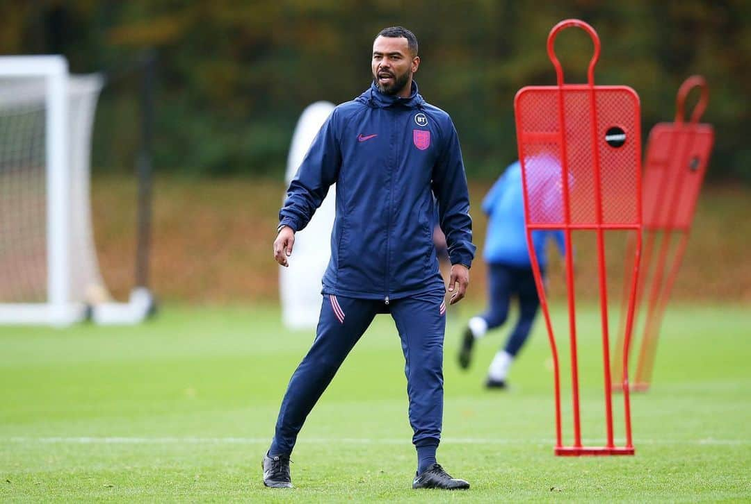 アシュリー・コールのインスタグラム：「Preparation is 🔑  Final Camp of the year. Looking to finish strong ⚽️🏴󠁧󠁢󠁥󠁮󠁧󠁿  #England #U21EURO #YoungLions」