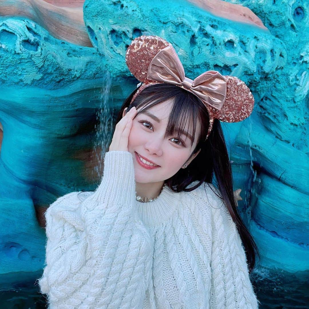 宮川里奈のインスタグラム：「お久しぶりのDisney🐭🤍 かおりんと双子コーデっ👗 楽しかった☺︎ ・ ・ ・ #disneysea #disney  #双子コーデ」