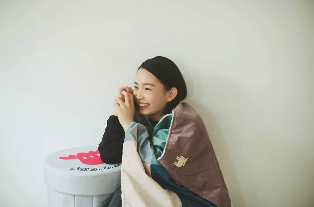 宮崎優さんのインスタグラム写真 - (宮崎優Instagram)「12月9日発売「moz」  表紙をさせて頂きました。  あったかスウェットセットbook 裏起毛でぬくぬくです。  是非ゲットしてね。🦌❄️#moz」11月11日 0時41分 - yumiyazaki