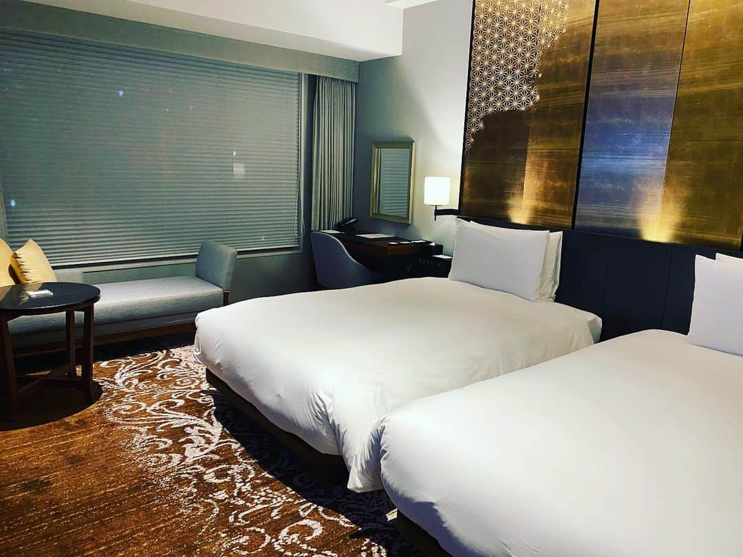希良梨のインスタグラム：「🧠🧠🧠👩‍🦳  #sweetdreams」