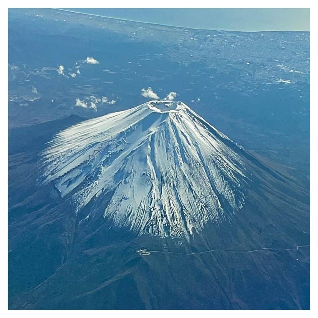 さだまさしさんのインスタグラム写真 - (さだまさしInstagram)「今日の富士山🗻 . #富士山 #さだまさし #sadamasashi」11月11日 14時21分 - sada_masashi