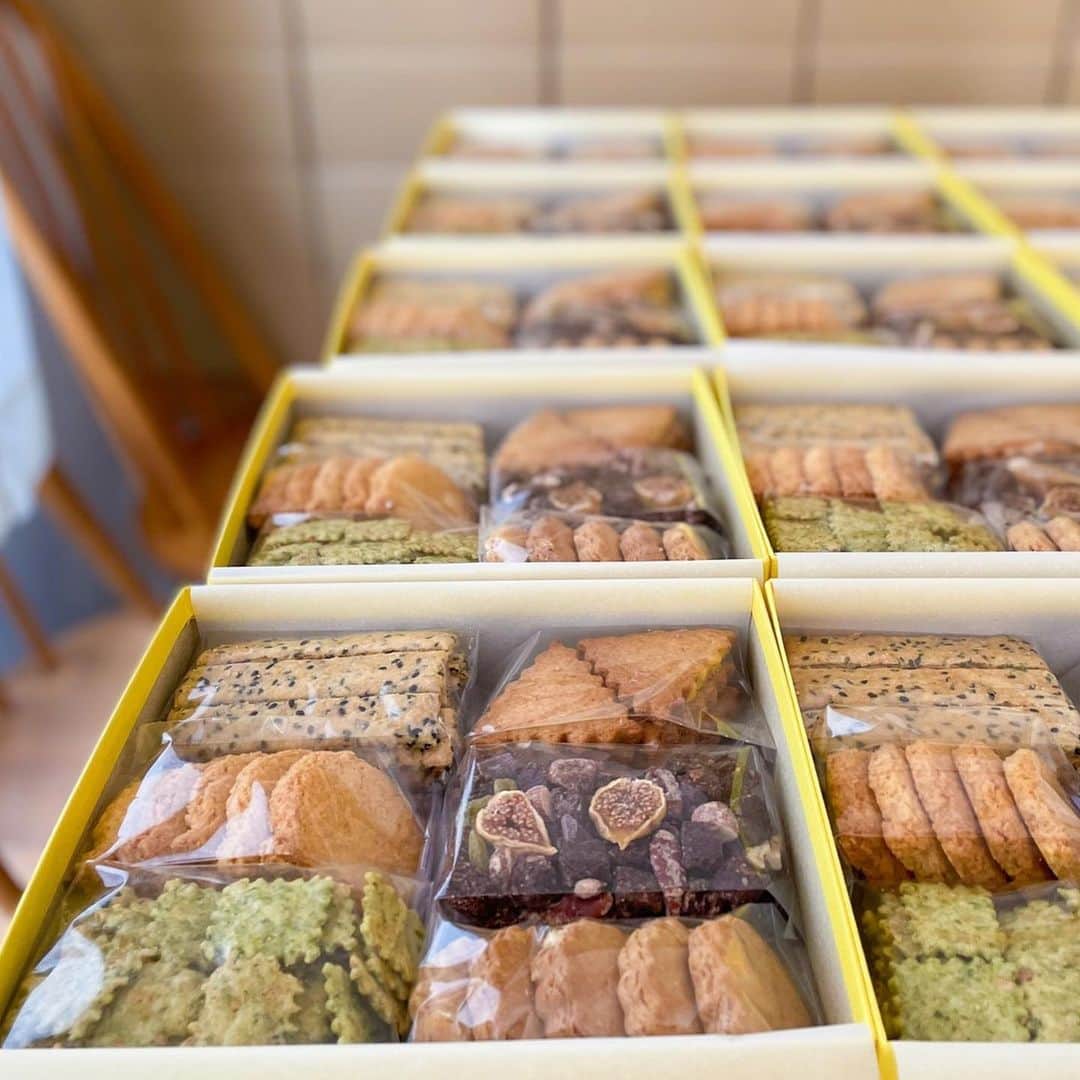 なかしましほ（foodmood）さんのインスタグラム写真 - (なかしましほ（foodmood）Instagram)「今週もクッキーBOX販売しております。よろしくお願いします。」11月11日 7時27分 - foodmoodshop