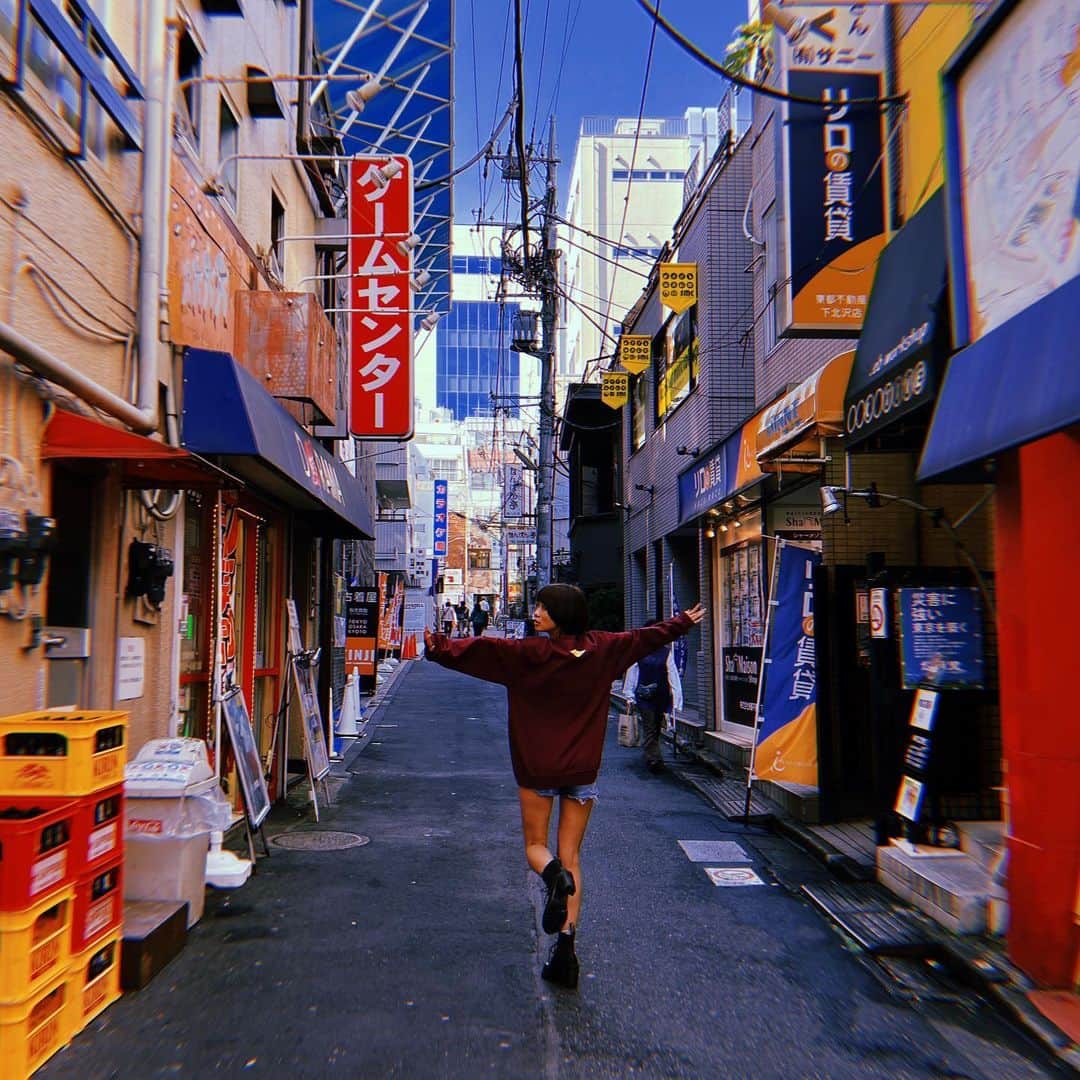 ななせ結衣のインスタグラム：「買ったばっかりのトレーナーきて ご機嫌のわたし👶🏼 . .  photo by @_nenenone  . #fashion #ootd #ショートヘア  #ショートカット女子 #summerneat  #glamor#gravure#sexy#hot#asian#Japanese#girl#instagood #ig#ig_japan#igers#amorous#얼스타그렘#일본#섹시#일상#소통#팔로우#性感的#粉我#日本的」