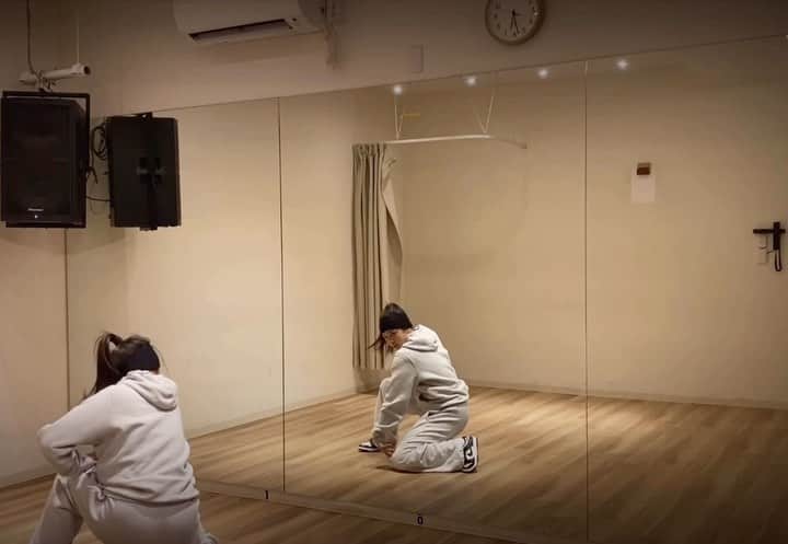 ハダムのインスタグラム：「마음단단히먹고 춰야하는안무👉👈 하지만 너무 즐겁다는🙈 . . Choreo by @riko0429 ♥️ #nokinami #reichi #dance」