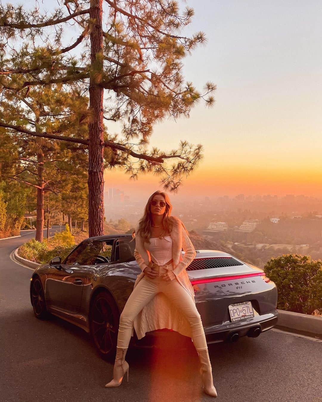 Cindy Pradoさんのインスタグラム写真 - (Cindy PradoInstagram)「My ride for the week thanks to @carshair 🌅  SHAiR has the best selection of luxury and exotics and their rates  are unbelievable. Whether you want to test drive your dream car for the day or need a luxury SUV long term on business, they have you covered. The app is super easy to use and I love the convenience of being able to choose my pickup and drop off locations. You can also list your car on their platform to have it pay for itself :) #shairyourcar @carshair」11月11日 11時43分 - cindyprado