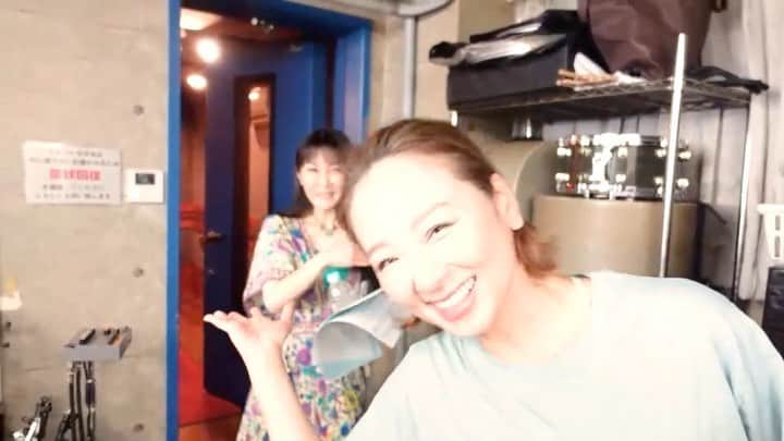 宍戸留美のインスタグラム：「声優、氷青さんと初コラボ！作詞作曲、氷青さん、演奏アレンジは彼女のバンド千のアカシ（キーボードの松本俊行さん、ドラムの松本浩一さん）どこか懐かしさを感じさせる素敵な仕上がりになりそうです。 ※この動画の時点では音源は未完成です。 CF応援してね。 #モーションギャラリー   https://motion-gallery.net/projects/runrun31」