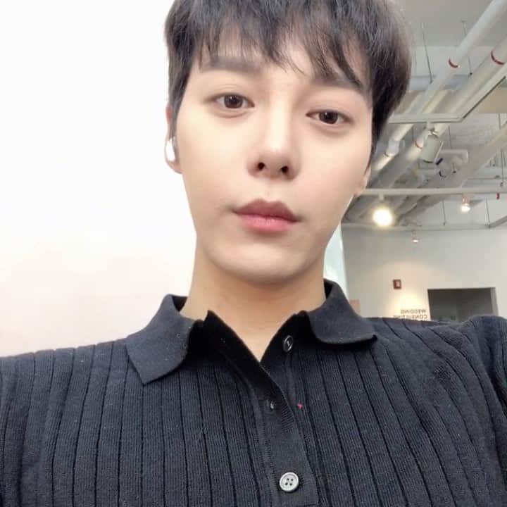 ハン・ギウンのインスタグラム：「다래끼때문에 일주일을날려버렸네. 눈뜨기 힘들다」