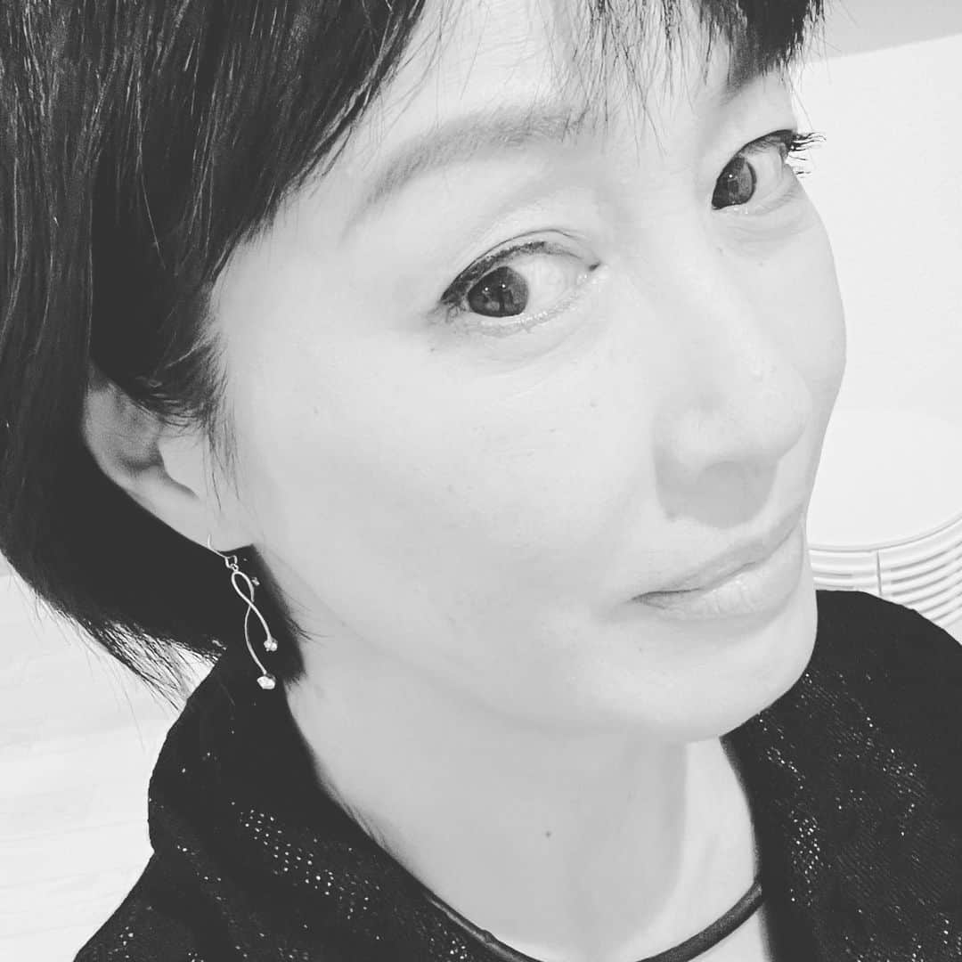 高島礼子さんのインスタグラム写真 - (高島礼子Instagram)「元マネージャー🙋‍♀️が 作ってくれたピアス✨ お気に入り  #ピアス #手作り #贈り物 #お気に入り」11月11日 23時46分 - reico.official