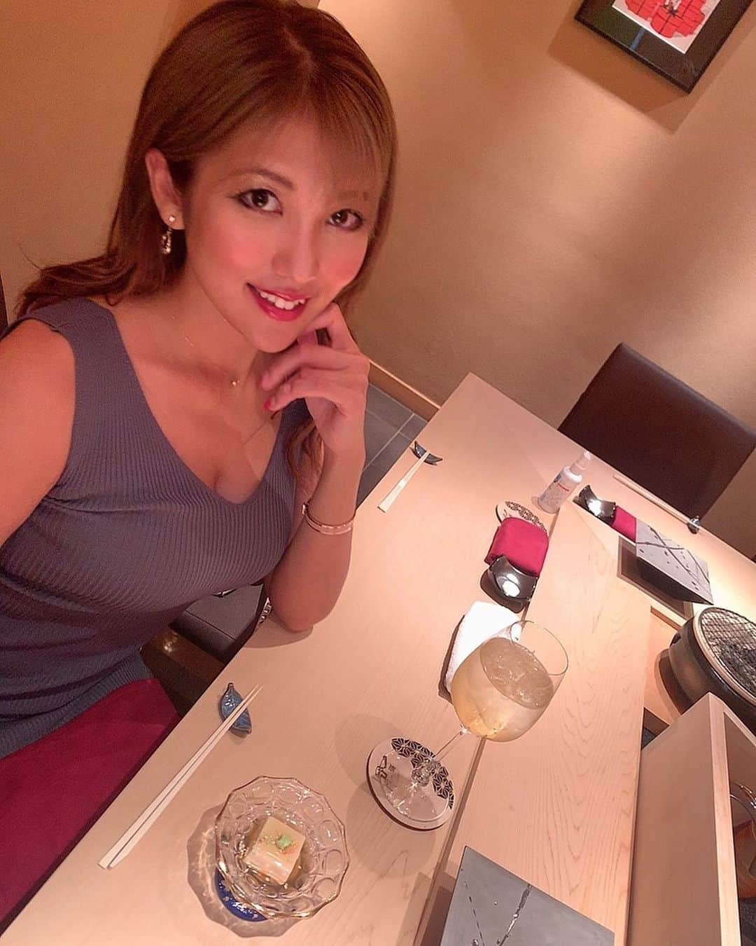 神谷麻美さんのインスタグラム写真 - (神谷麻美Instagram)「#季節の魚 🐠の、握り・つまみ・焼き物などの 23品のコース食べたよ🥰💖  どれも美味しすぎて、幸せ～🥰💖🍣 目でも楽しめるお料理です😍🤩💖💖  「海の #TKG 」は、雲丹、いくら、キャビア、トリュフと贅沢すぎて、最高🥰💗✨美味しすぎた😍💖✨  他にも  #松茸 の茶碗蒸し、中トロ、白子など、 大好きなものばかりで美味しすぎました٩😍۶💗✨   #鮨一也 🍣💕  #銀座グルメ  #銀座ディナー  #鮨  #お寿司 #銀座鮨」11月12日 0時06分 - asamice428