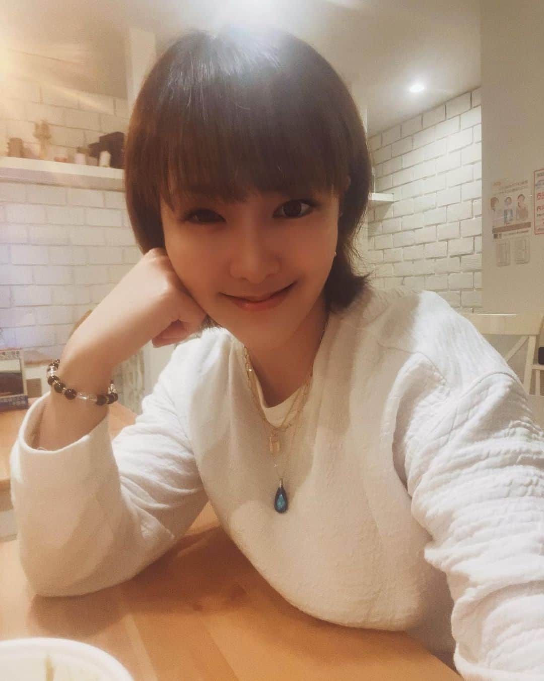 希良梨のインスタグラム：「🌹 お仕事‼️🦾🦾🦾  #work #遅めのランチ」