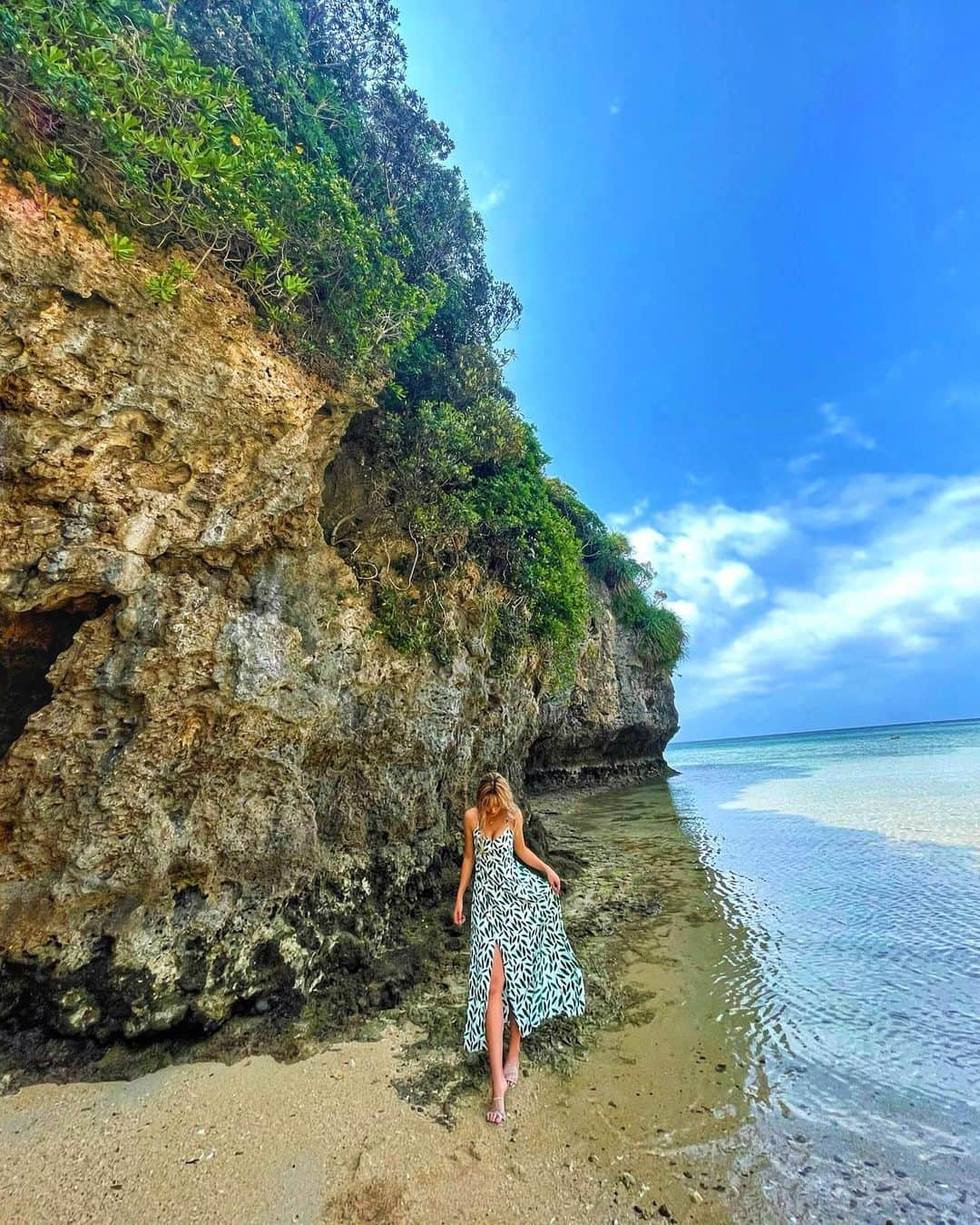 NAHOさんのインスタグラム写真 - (NAHOInstagram)「#photography 📸♡🌈 . . Ｉlove..💋🏝💋 . . . #NAHO #photo #nature #beach #sea #camera #photomodel #ishigakiisland #okinawa #love #beach #フォト #写真 #写真好きな人と繋がりたい #島 #海 #自然 #ビーチ #海が大好き #石垣島 #沖縄 #フォトグラフィー #カメラ #旅 #trip」11月11日 19時16分 - naho25__kai_noa